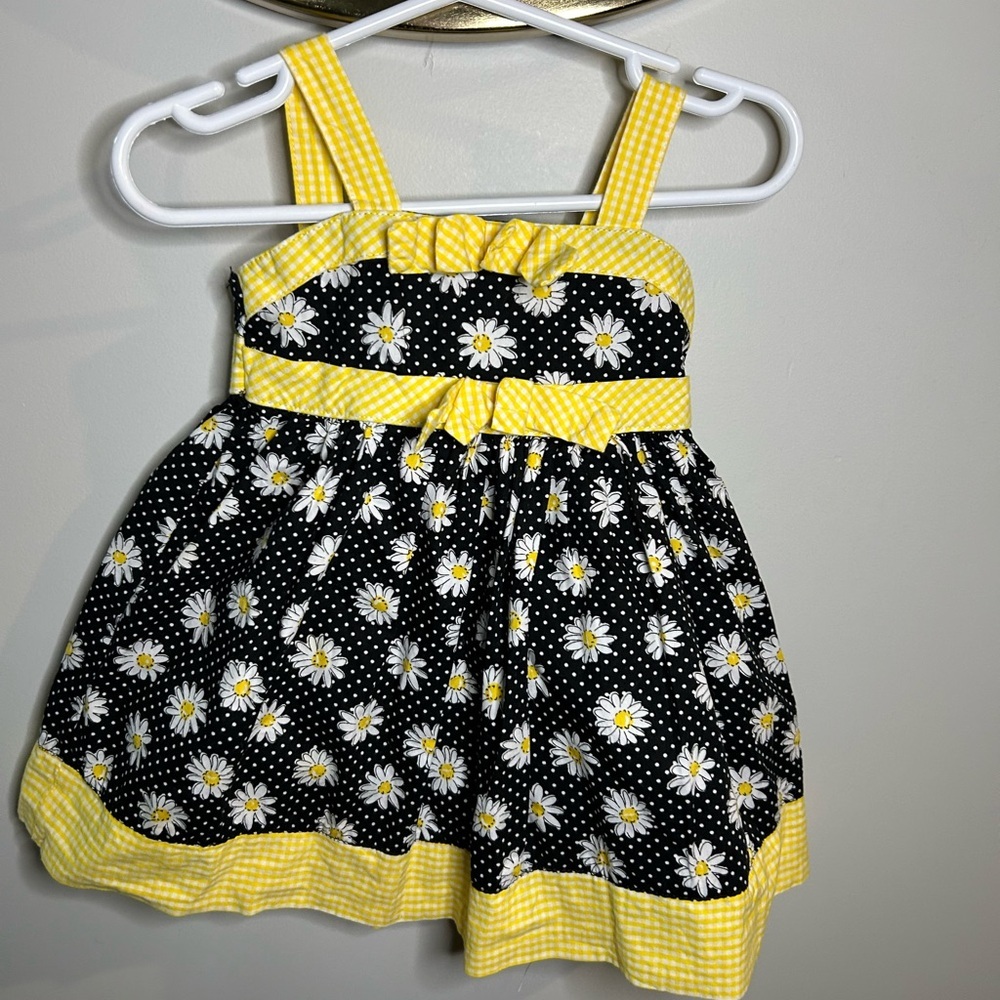 Blueberi Boulevard Black and Yellow Daisy Dress